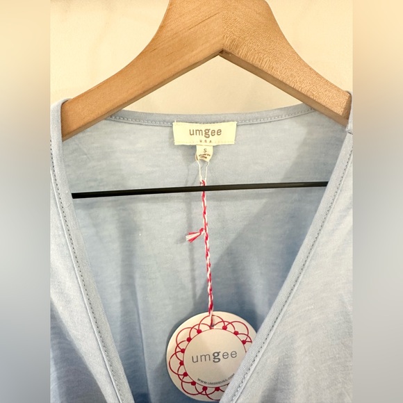 NWT Umgee Cold Shoulder Tee Blue Size Small - Picture 4 of 5